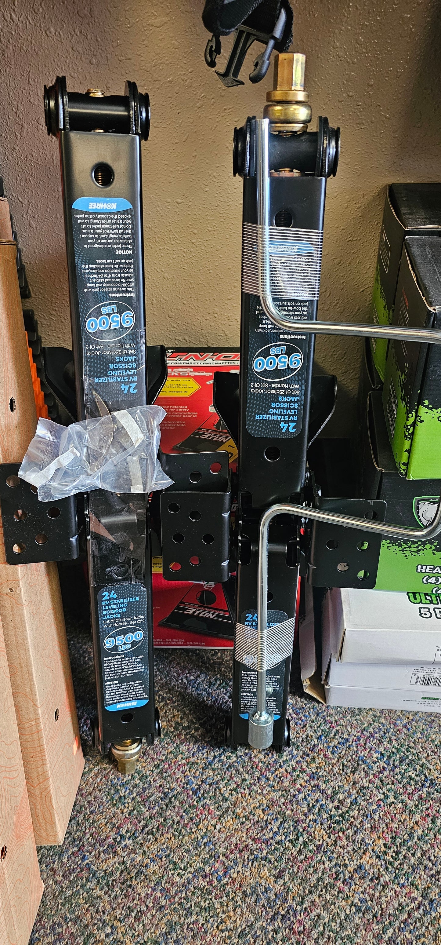 Offroad scissor jacks